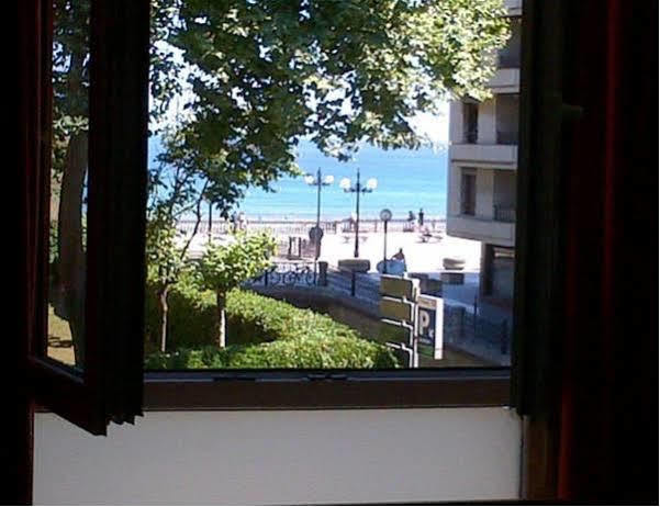Ekia Pentsioa Ξενοδοχείο Zarautz Εξωτερικό φωτογραφία